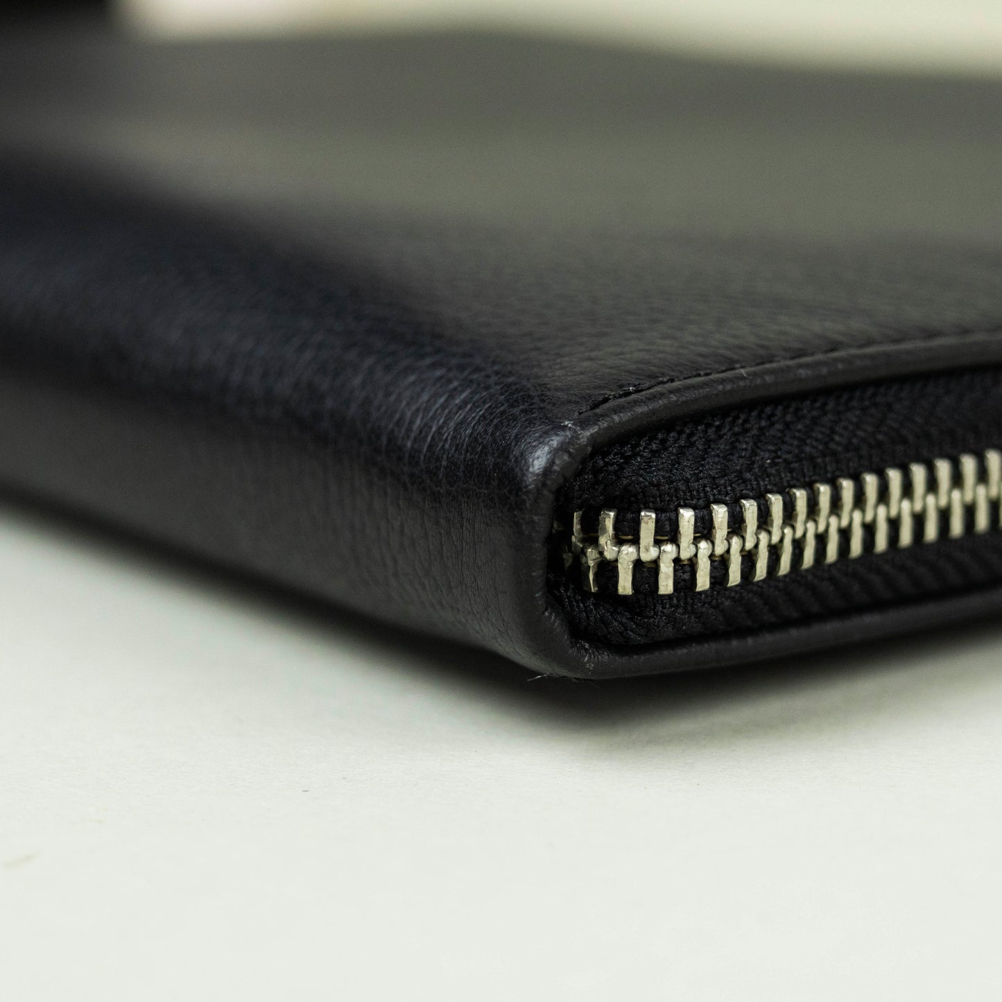 iPad L-Zip Portfolio Case Leather