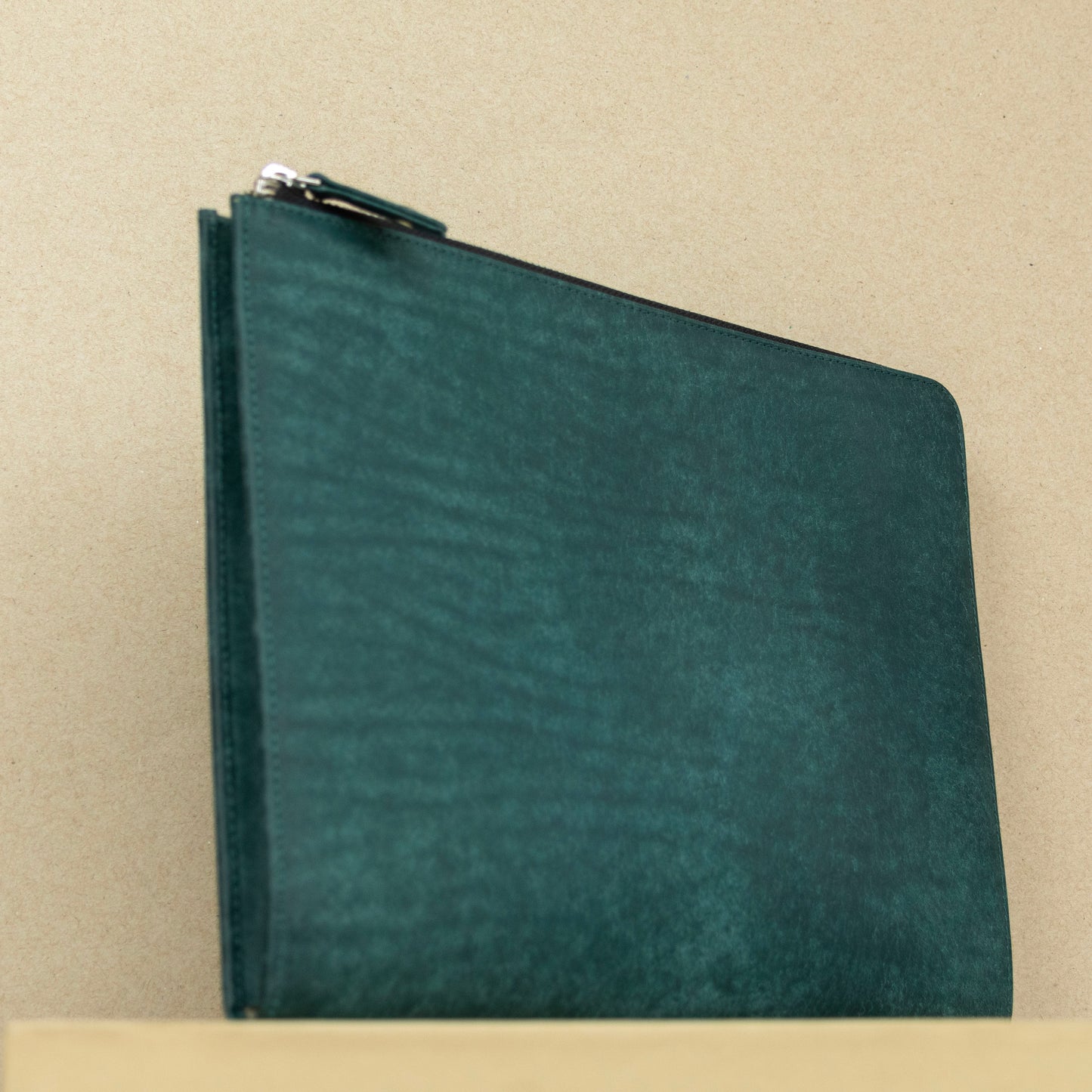 iPad L-Zip Portfolio Case Leather