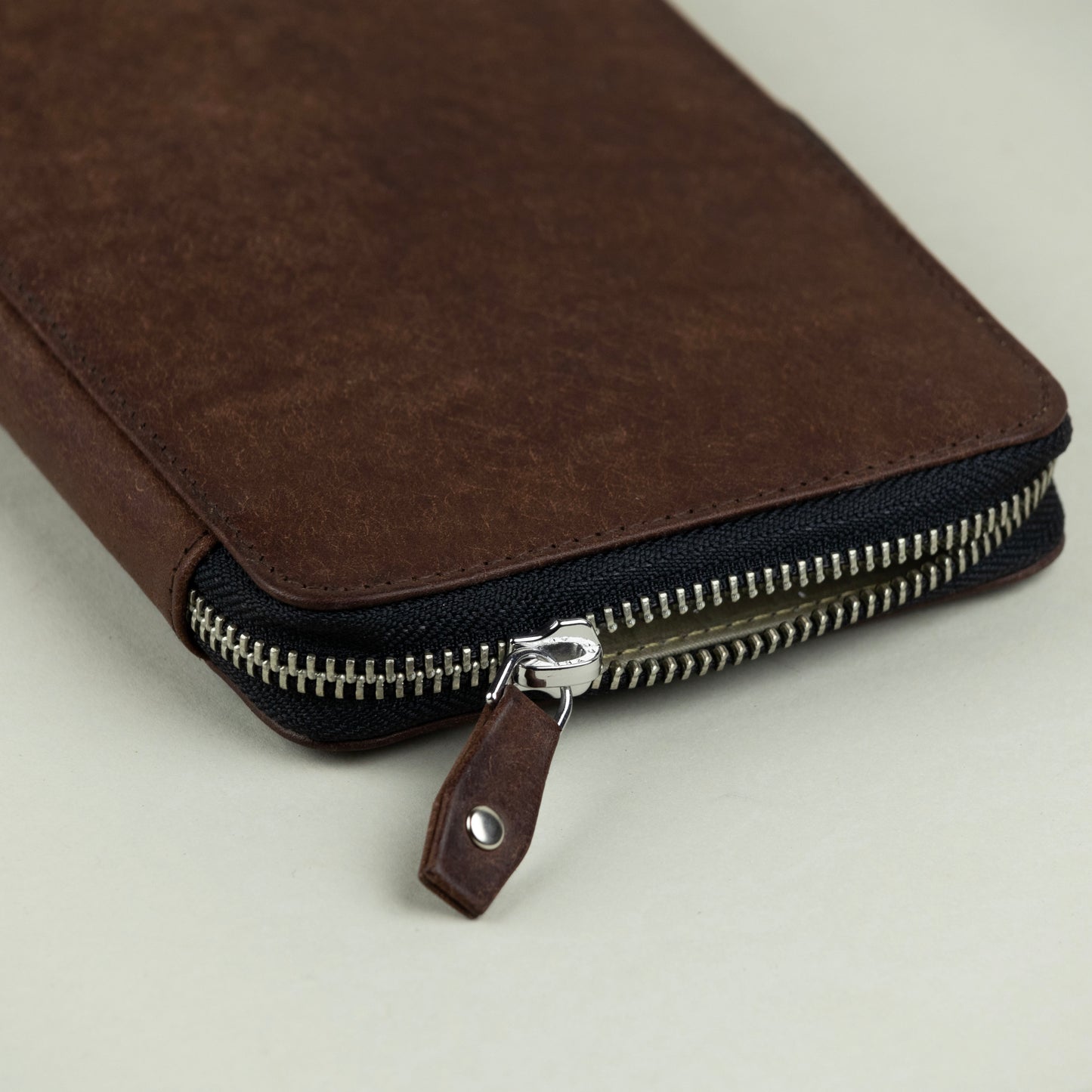 Vegetable Tanned Leather Passport Holder with Zippers - Pueblo Black