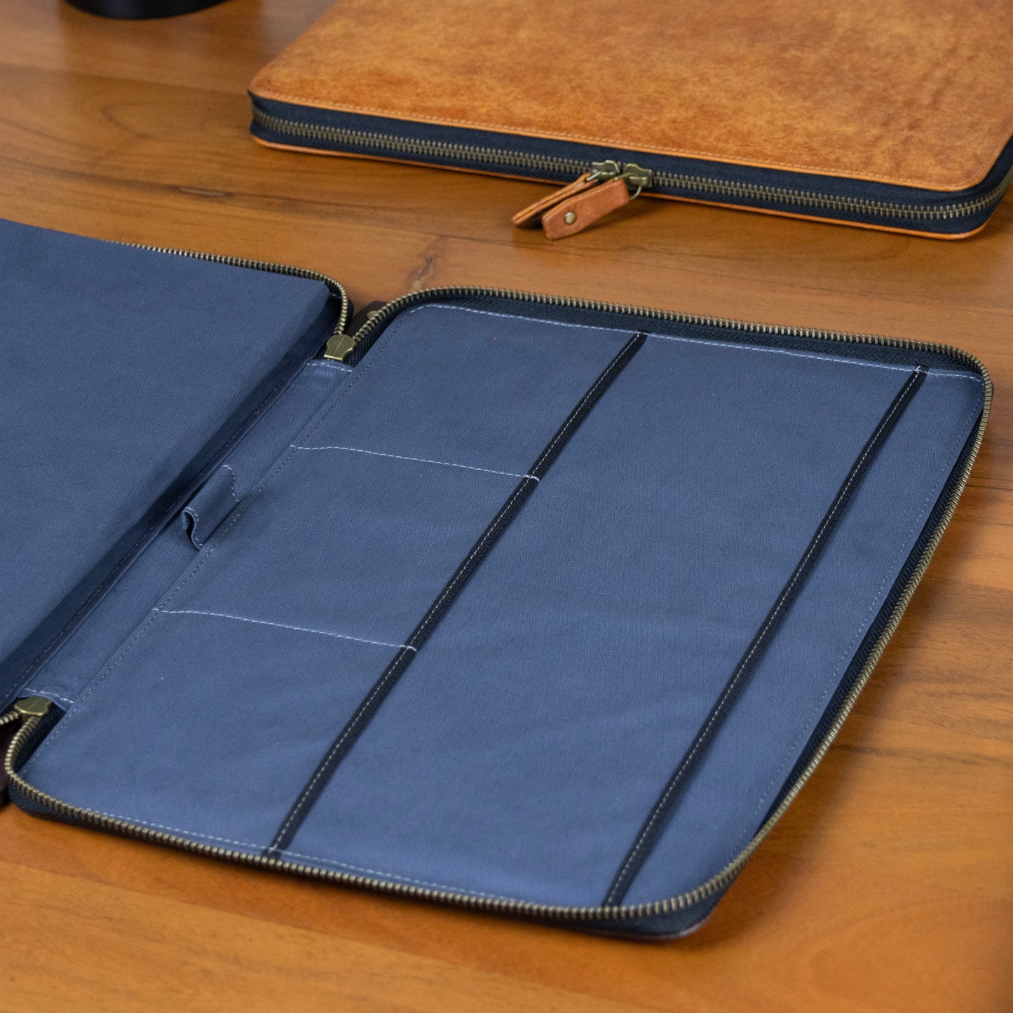 The document compartment fits A4 documents