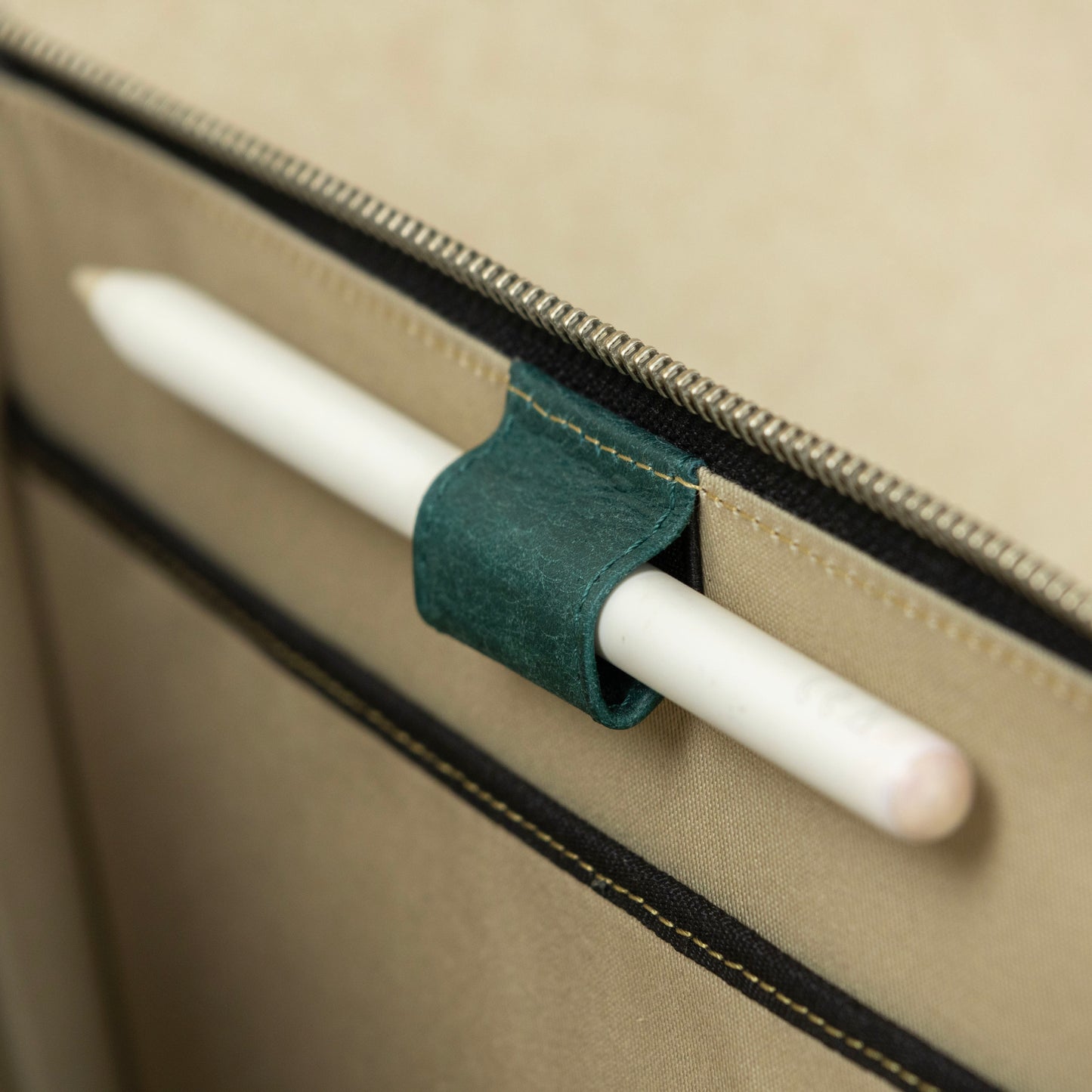 iPad L-Zip Portfolio Case Leather