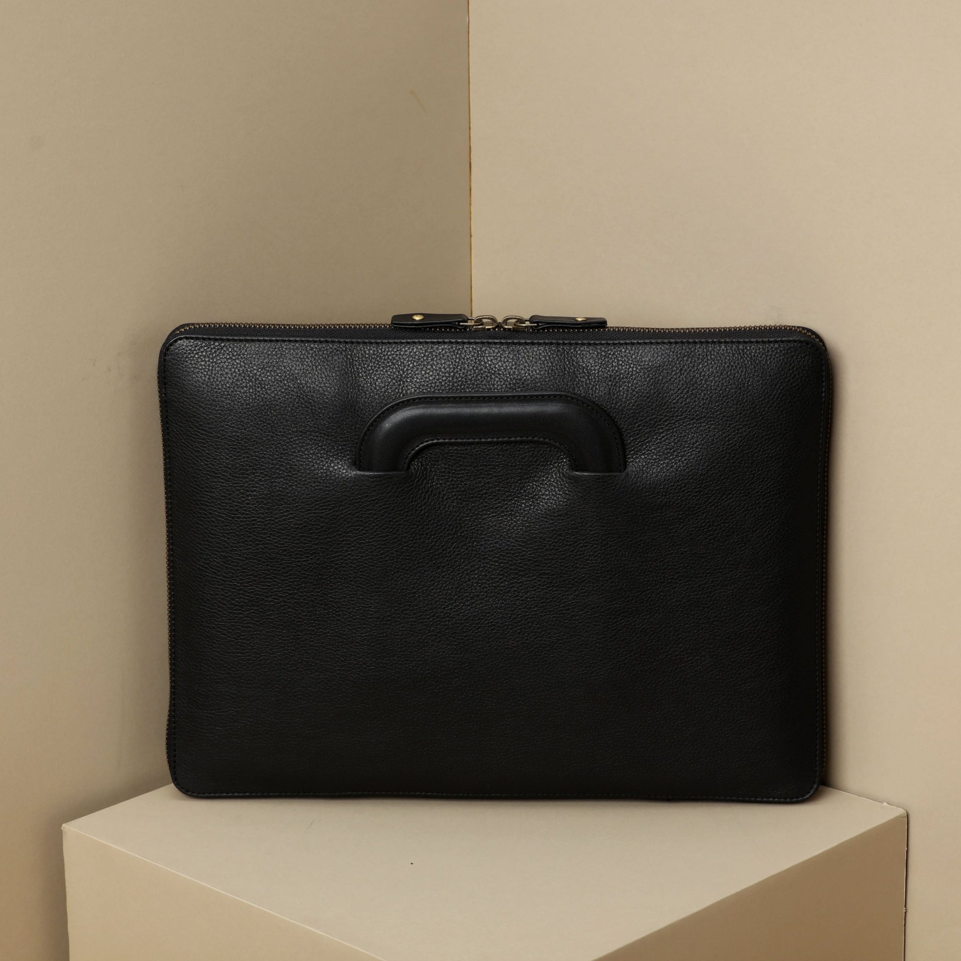 Document Holder, Leather laptop case with handles in black