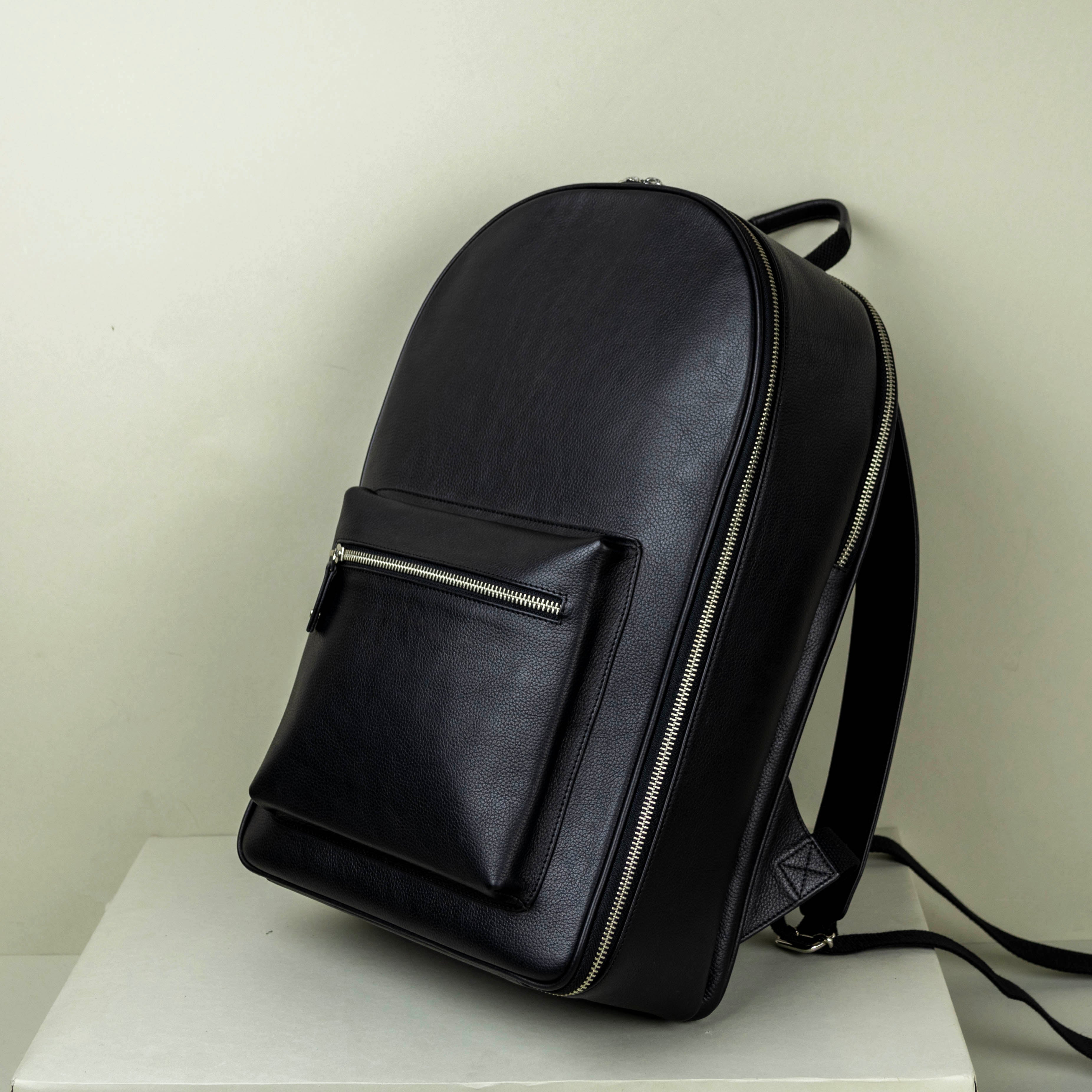 Slim Laptop Backpacks in Leather for Men – Out of the Factory