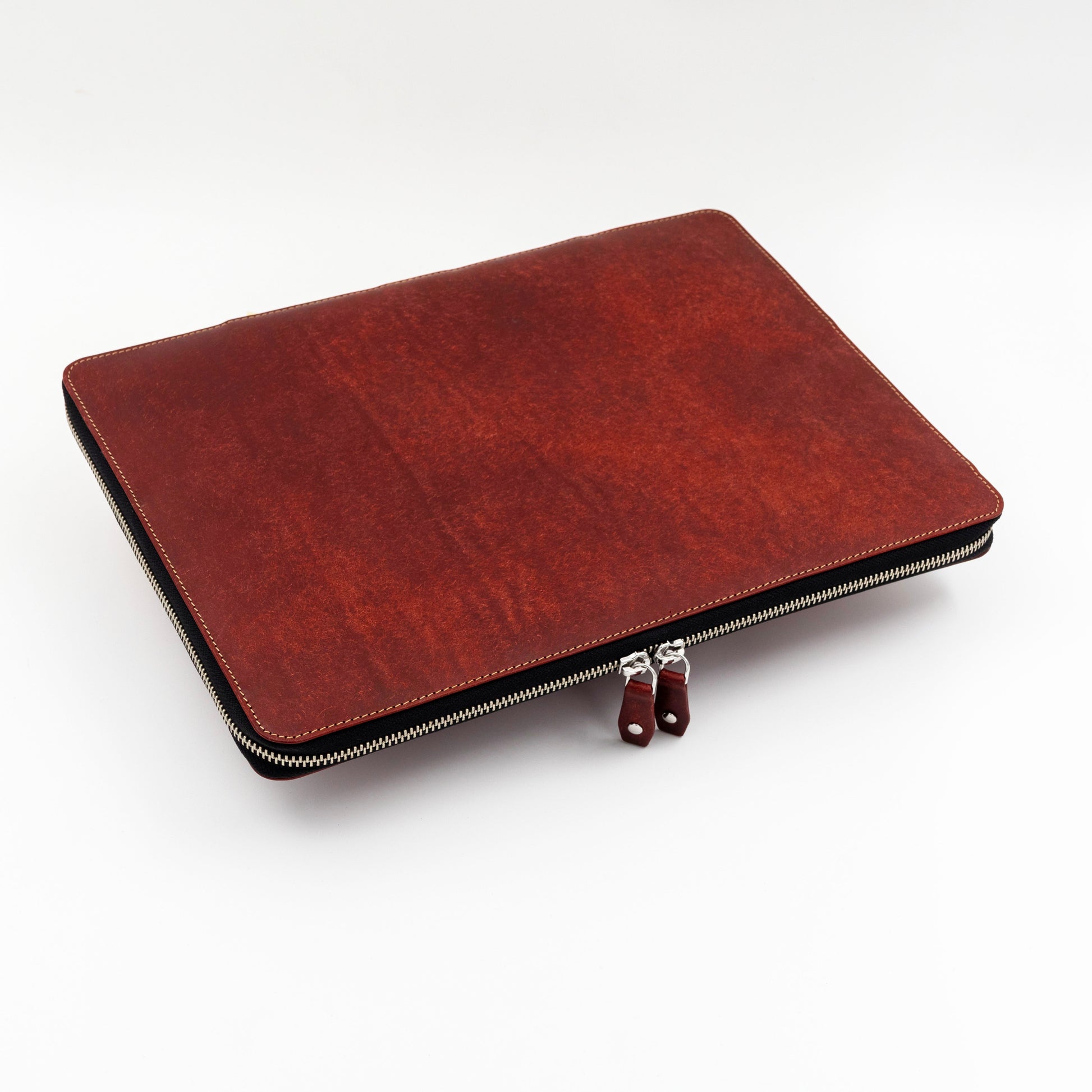 The leather case for Dell XPS 13 in Coccinella vegetable tanned 'Pueblo' leather