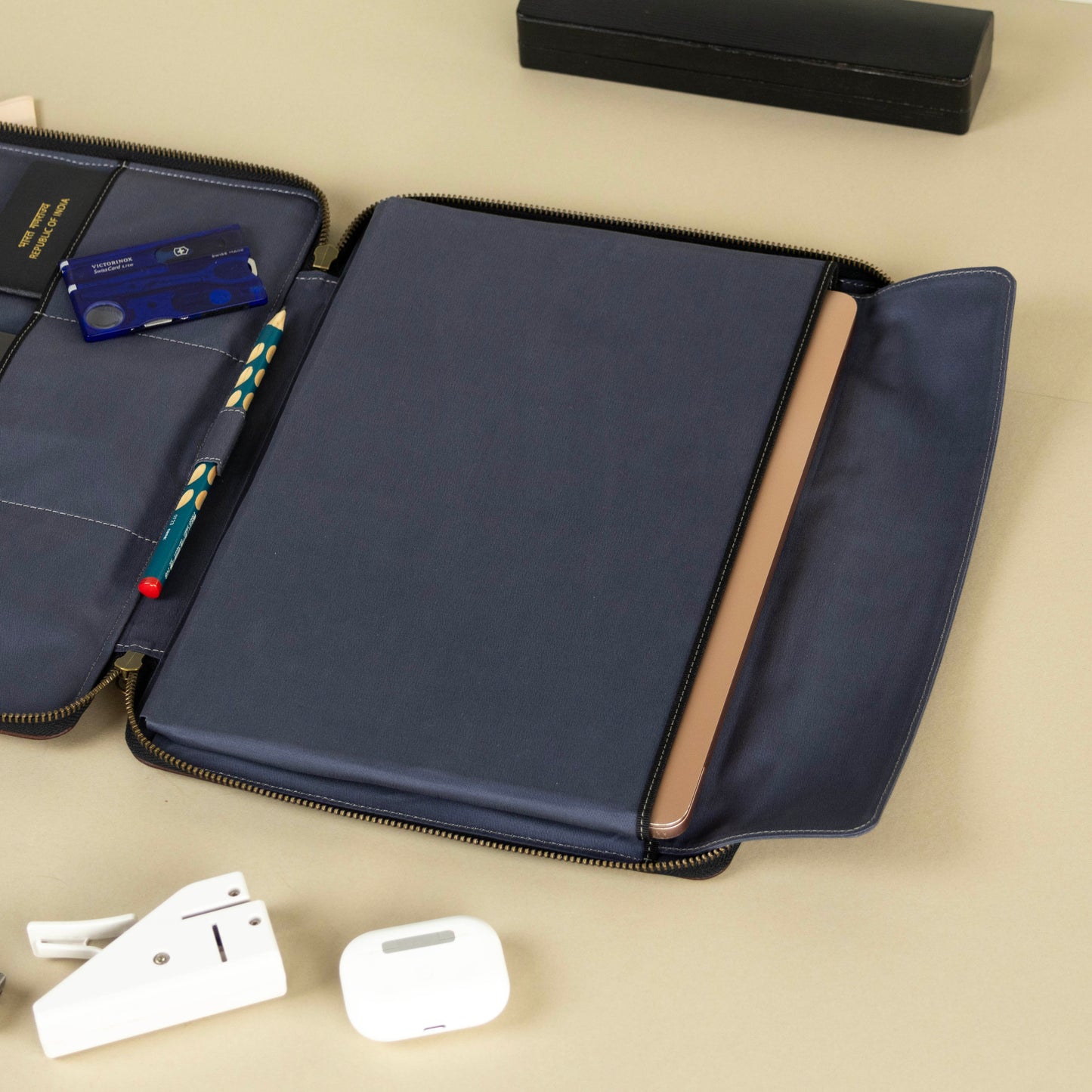 Zippered Leather Laptop Case for Surface Pro
