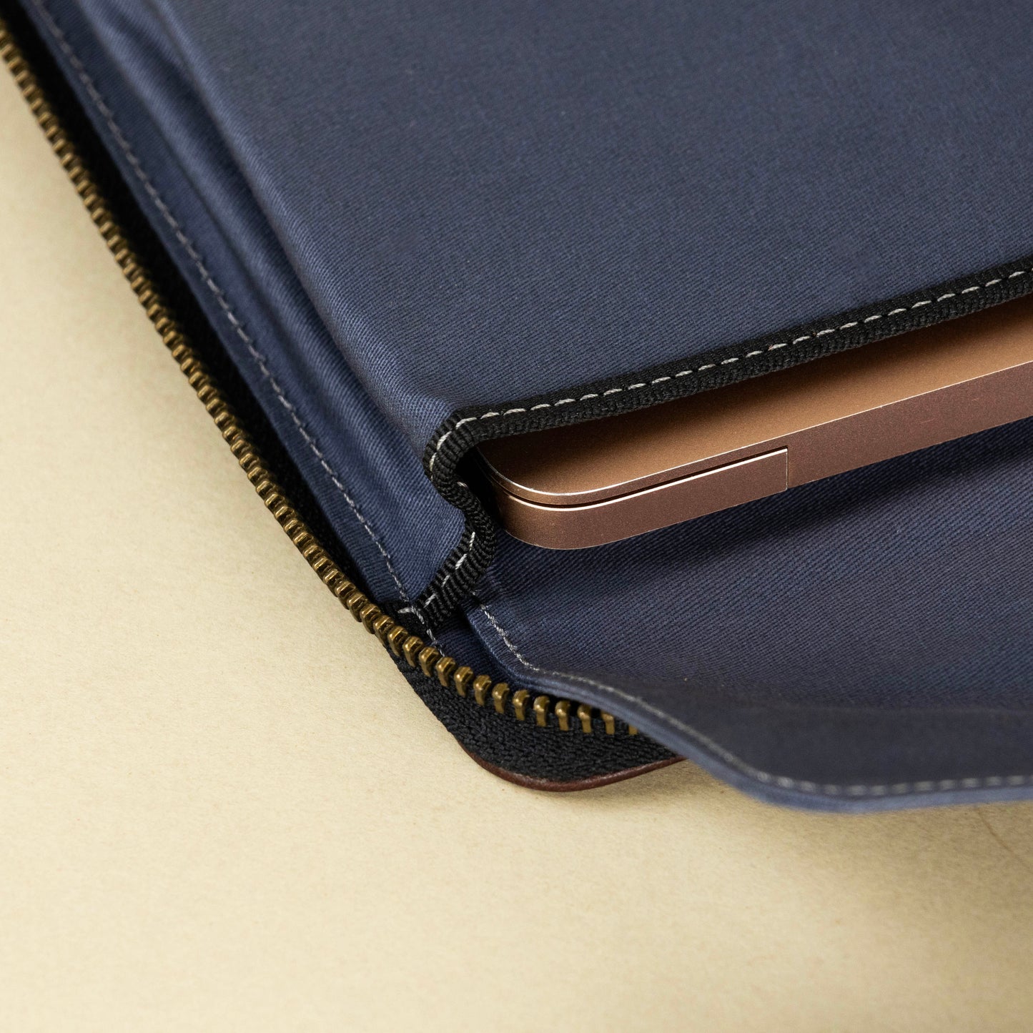 Zippered Leather Laptop Case for Surface Pro