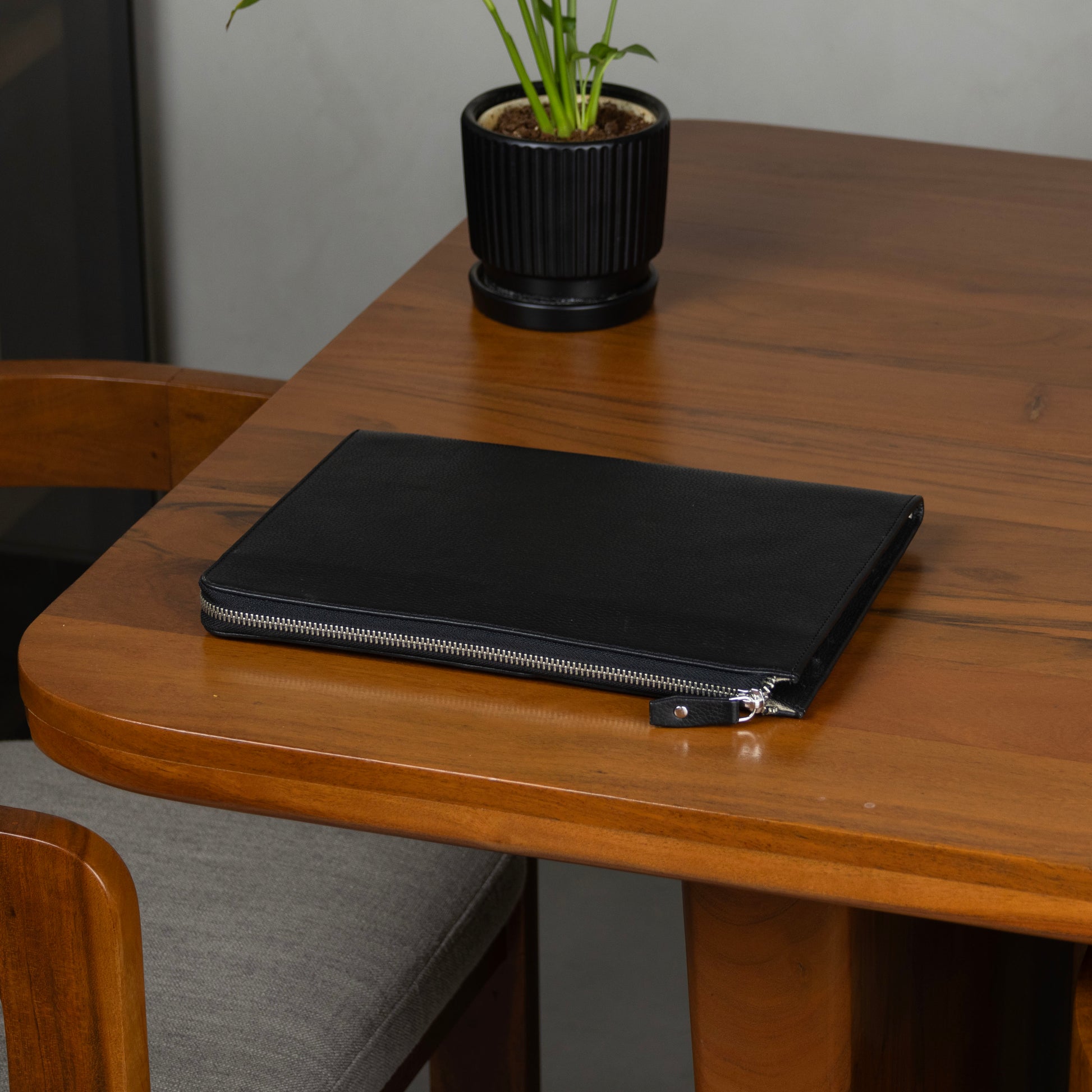 Leather iPad Organizer with a zip around closure