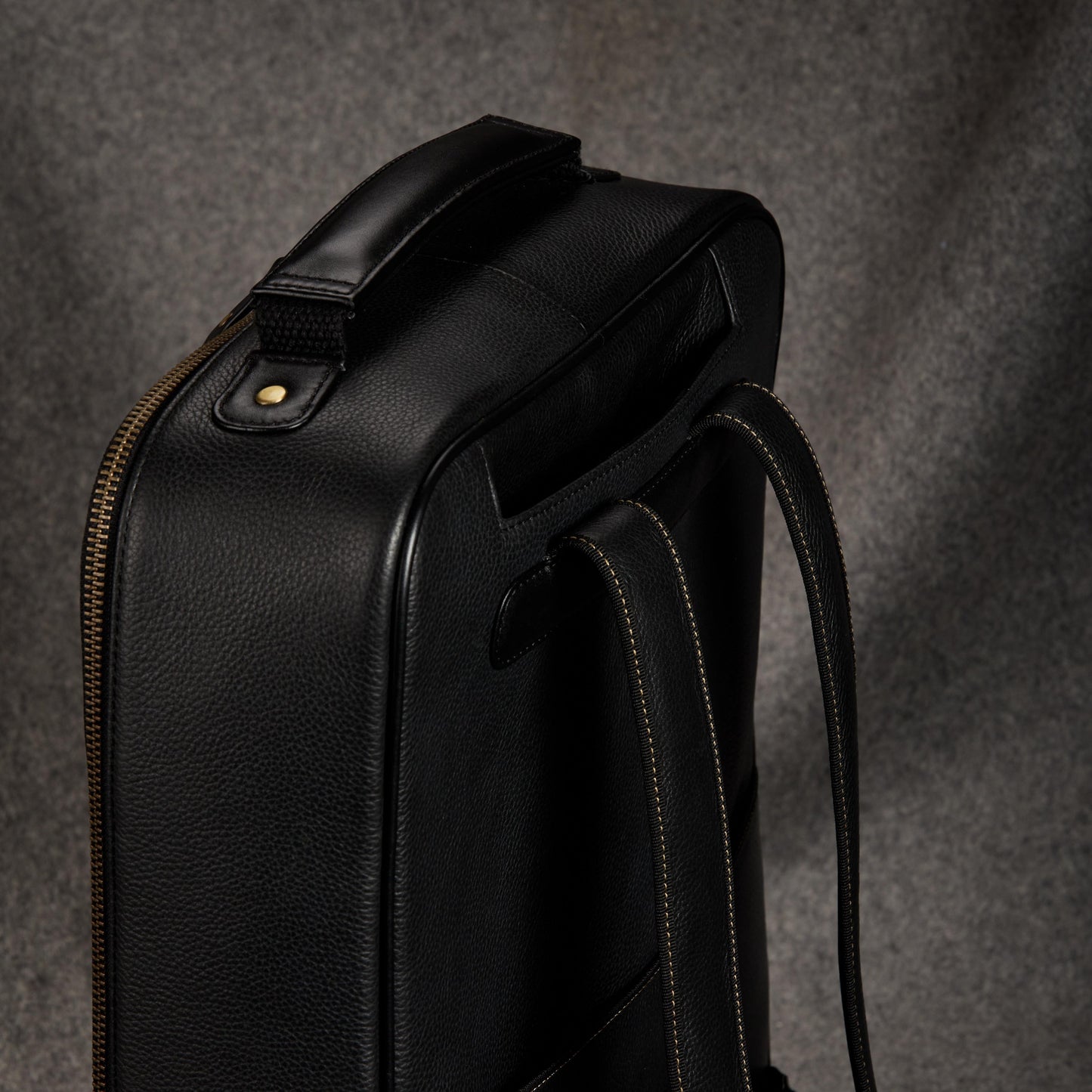 Slim laptop backpack leather
